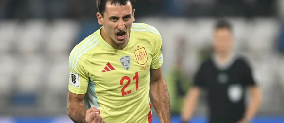 Mikel Oyarzabal führte Spanien mit einem Doppelpack zum Sieg. - © Tamuna Kulumbegashvili/AP/dpa