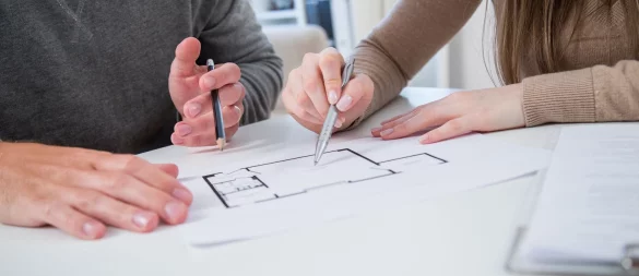 Vor dem Hausbau an die Abdichtung denken: Fehler bei der «Weißen Wanne» können später kostspielige Schäden verursachen. - © Christin Klose/dpa-tmn