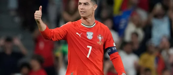 Beim Gehalt weiter erstklassig: Cristiano Ronaldo. - © Armando Franca/AP/dpa