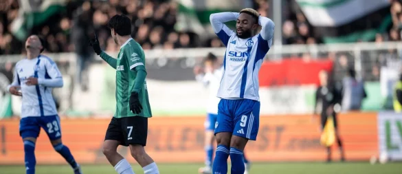 Auch in Überzahl trafen Moussa Sylla und die anderen Schalker nicht. - © Fabian Strauch/dpa