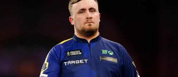 Luke Littler verpasste eine Turnier-Anmeldung wegen einer Vollsperrung nach einem Unfall. (Archivbild) - © Zac Goodwin/PA Wire/dpa