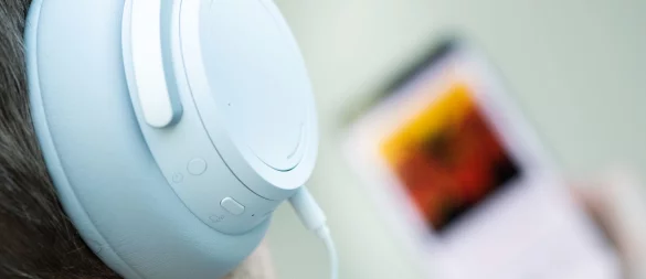 Zwei aus drei Songs waren von der KI. (Symbolbild) - © Franziska Gabbert/dpa-tmn/dpa