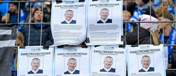 Hoffenheimer Fans protestieren gegen den einflussreichen Spielerberater Roger Wittmann - © Uwe Anspach/dpa