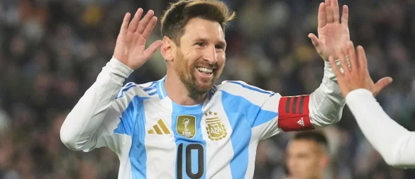 Lionel Messi könnte auch bei der nächsten WM wieder für Argentinien spielen. (Archivbild) - © Gustavo Garello/AP/dpa