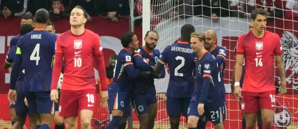 Memphis Depay glich für die Niederlande gegen Polen aus. - © Czarek Sokolowski/AP/dpa