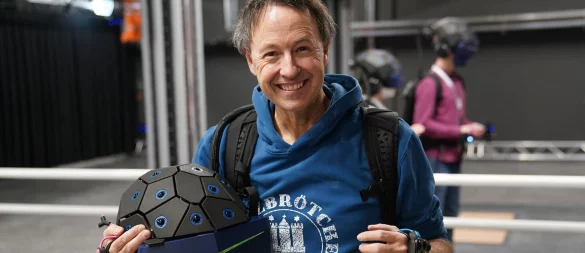 Frederik Braun hat einen Song veröffentlicht, der für weniger Handy-Zeit wirbt. (Archivbild) - © Marcus Brandt/dpa