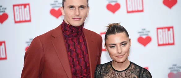 Alexander Zverev und Sophia Thomalla haben ein neues Familienmitglied: Dackel Mishka. (Archivbild) - © Sebastian Christoph Gollnow/dpa