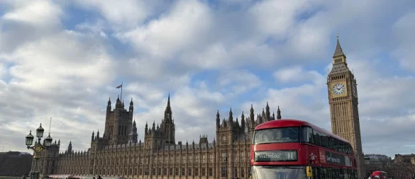 Im britischen Parlament soll es zunächst keine Debatte über die Verwicklung von Prinz Andrew in den Missbrauchsskandal um den verstorbenen US-Multimillionär Jeffrey Epstein geben. (Symbolbild) - © Julia Kilian/dpa