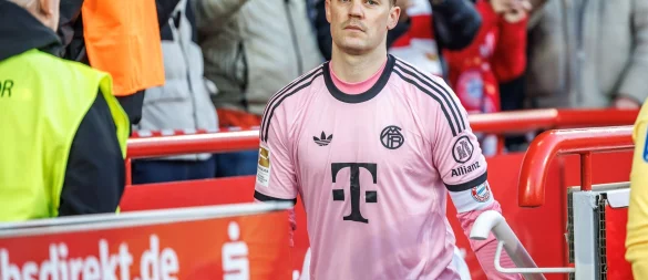 Ist Manuel Neuer beim Heimspiel gegen Freiburg fit? - © Andreas Gora/dpa