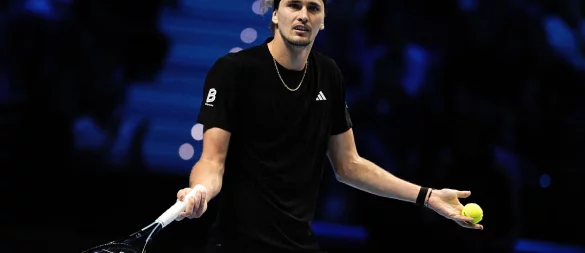 Alexander Zverev kann nur schwer fassen, dass er bei den ATP Finals in der Vorrunde gescheitert ist. - © Marco Alpozzi/LaPresse via ZUMA Press/dpa
