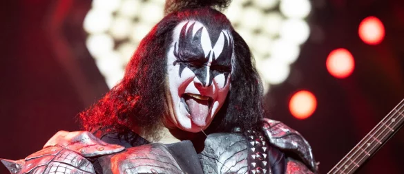Rockveteran Gene Simmons baut in Kalifornien einen Unfall. (Archivbild) - © Thomas Banneyer/dpa