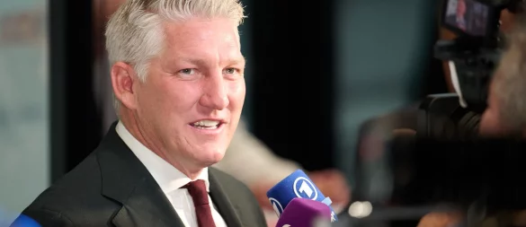 Bastian Schweinsteiger spricht über Florian Wirtz. - © Bernd Thissen/dpa