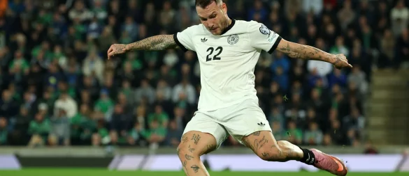 David Raum war auch beim 1:0-Sieg der deutschen Nationalmannschaft in Belfast am Ball. - © Christian Charisius/dpa