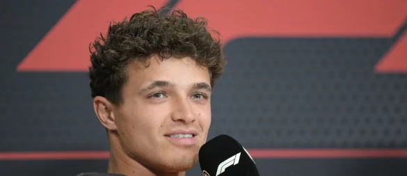Eine Aktion mit anschließender Strafe für Red Bull amüsierte Lando Norris. - © Then Chih Wey/Xinhua/dpa