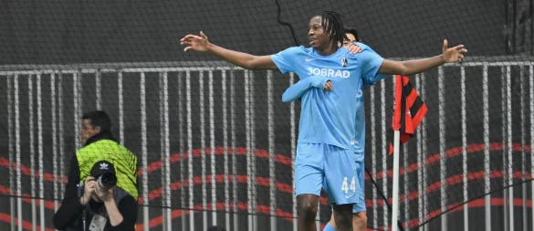 Johan Manzambi erzielte den zwischenzeitlichen Ausgleich für die Freiburger. - © Philippe Magoni/AP/dpa