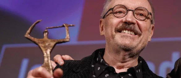 Hader wurde auch für seine spezielle künstlerische Handschrift geehrt. - © Carsten Koall/dpa