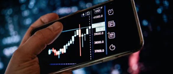 Kapitalerträge ohne Steuerabzug: Wer bei seiner Bank einen Freistellungsauftrag hinterlegt, darf Gewinne aus Geldanlagen bis zu gewissen Grenzen erhalten, ohne das Finanzamt daran zu beteiligen. - © Zacharie Scheurer/dpa-tmn