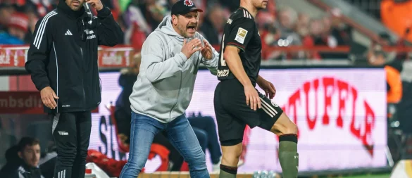 Baumgart (M.) ärgerte sich über die VAR-Entscheidung. - © Andreas Gora/dpa