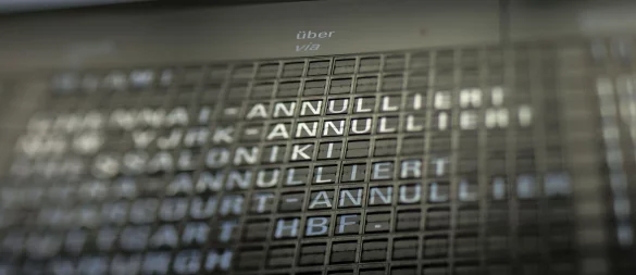 Eine der vielen Folgen des US-Shutdowns waren Tausende Flugausfälle und Verspätungen, die Reisenden zugesetzt haben. - © Frank Rumpenhorst/dpa-tmn