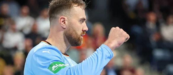 Handball-Keeper Andreas Wolff traut dem DHB.Team bei der EM im Januar eine Medaille zu. - © Daniel Karmann/dpa