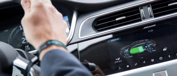 Auf die lange Sicht: Je fitter der Antriebsakku im E-Auto ist, desto länger die mögliche Reichweite. - © Florian Schuh/dpa-tmn