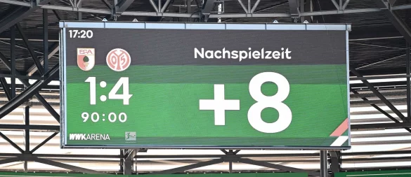 Die Nachspielzeit soll demnächst auf der Anzeigetafel mitlaufen. (Archivfoto) - © Harry Langer/dpa