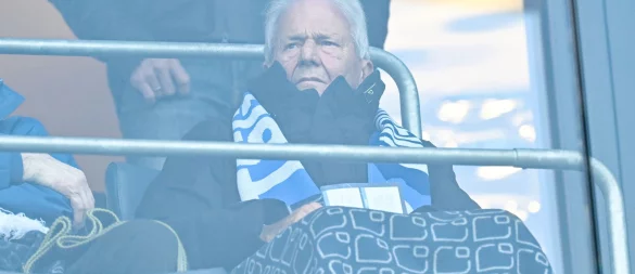 Hoffenheims Mäzen Dietmar Hopp muss sich Fanproteste gegen seinen Freund Roger Wittmann ansehen. - © Uwe Anspach/dpa