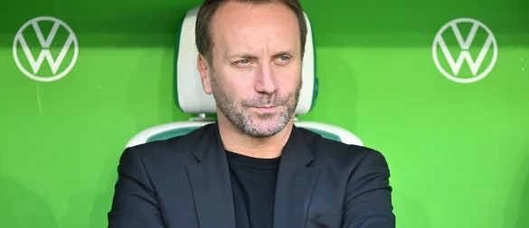 Muss viel nachdenken: VfL Wolfsburgs Sportchef Sebastian Schindzielorz - © Swen Pförtner/dpa