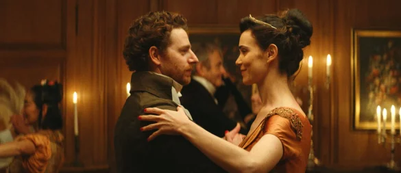 Pablo Pauly (l) als Félix und Camille Rutherford als Agathe in einer Szene des Films «Jane Austen und das Chaos in meinem Leben» - © --/Splendid Film/dpa