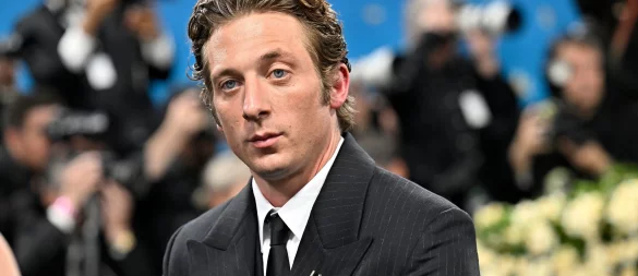Verkörpert den jungen Bruce Springsteen: Schauspieler Jeremy Allen White. (Archivbild) - © Evan Agostini/Invision/dpa