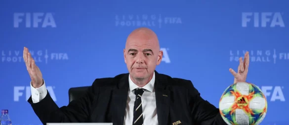 Die FIFA mit Präsident Gianni Infantino richtet einen Sonderfonds ein. - © Ding Ting/Xinhua/dpa