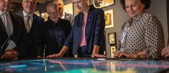 Bildungsministerin Karin Prien bereist Israel. - © Ilia Yefimovich/dpa