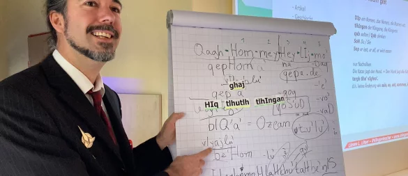 Es gibt immer mehr ins Klingonisch übersetzte Bücher. (Archivbild) - © Birgit Reichert/dpa