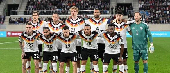 Deutschlands Nationalteam beim Gruppenfoto. - © Federico Gambarini/dpa