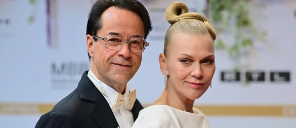 Seit rund 20 Jahren verheiratet: Jan Josef Liefers und Anna Loos. (Archivbild) - © Sebastian Christoph Gollnow/dpa