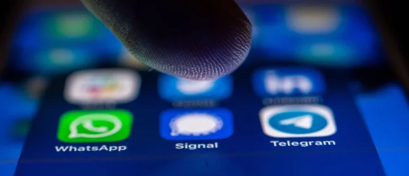 Signal-App verbessert Verschlüsselung: Eine neue Komponente soll Chats vor allem vor Quantencomputern schützen. - © Zacharie Scheurer/dpa-tmn