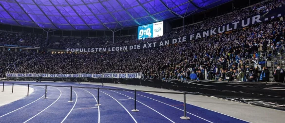 Auch die Fans von Hertha BSC haben ihren Unmut geäußert. - © Andreas Gora/dpa