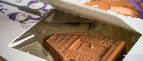 Mit Alkohol oder ohne? Eltern studieren bei Fertigkalendern sicherheitshalber lieber die Zutatenliste. - © Patrick Pleul/dpa/dpa-tmn