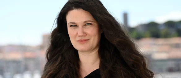 Die Berliner Regisseurin Mascha Schilinski bekommt den Günter Rohrbach Filmpreis 2025 (Archivbild) - © Stefanie Rex/dpa