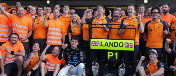 P1 für Platz eins - wird das am Ende auch der Rang für Lando Norris in der WM sein? - © Fernando Llano/AP/dpa