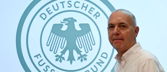 DFB-Präsident Neuendorf steht vor einer zweiten Amtszeit (Archivbild). - © Federico Gambarini/dpa