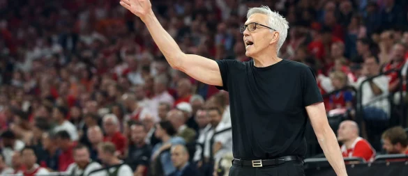 Bayern-Trainer Gordon Herbert gewann mit seinem Team auch bei Paris Basketball. (Archivbild) - © Matthias Stickel/dpa