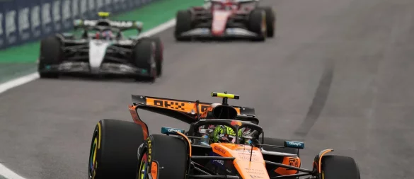 Lando Norris an der Spitze des Feldes in Brasilien. - © Andre Penner/AP/dpa