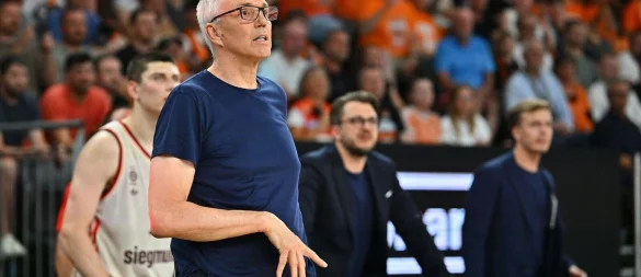 Coach Gordon Herbert sah den ersten Sieg des FC Bayern München in dieser Euroleague-Saison. - © Jan-Philipp Strobel/dpa