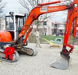 Unterricht im Container: Wenn im Schulzentrum Lohfeld durch die neue Mensa R&auml;ume wegfallen, muss gebaut werden und so lange ein Provisorium her. Foto: Hostert