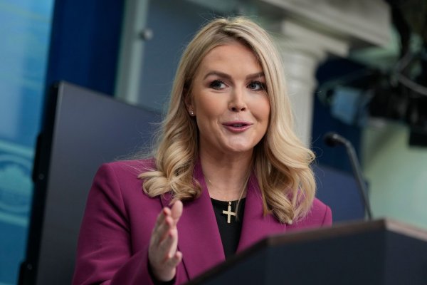 Die Pressesprecherin des Weißen Hauses, Karoline Leavitt (Archivbild) - © Ben Curtis/AP/dpa