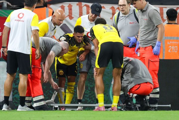 Couto wurde am Knie getroffen. - © Christoph Reichwein/dpa