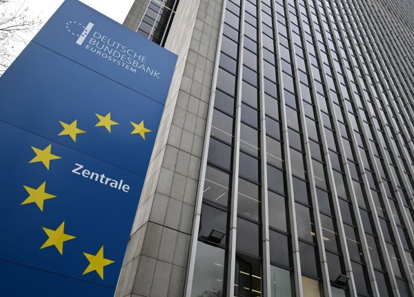 Bundesbank: Stagnation im dritten Quartal, aber etwas Wachstum im Gesamtjahr möglich. (Archivbild) - © Arne Dedert/dpa