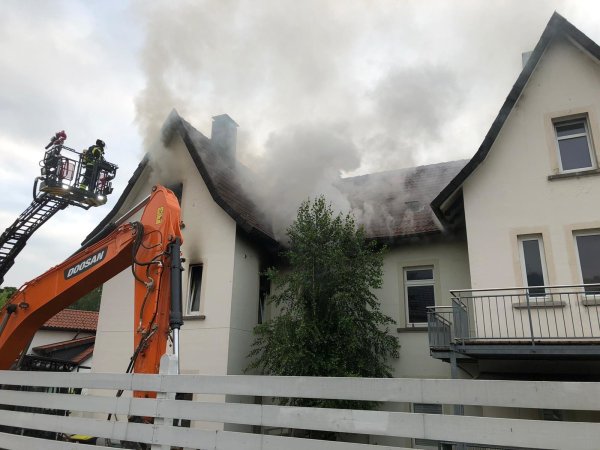 Ein Wohnhaus in Hiddesen hat am Mittwochabend die Feuerwehr beschäftigt. - © Feuerwehr Detmold