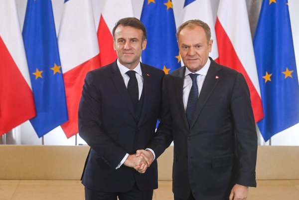 Macron und Tusk beraten über Ukraine. - © Piotr Nowak/PAP/dpa